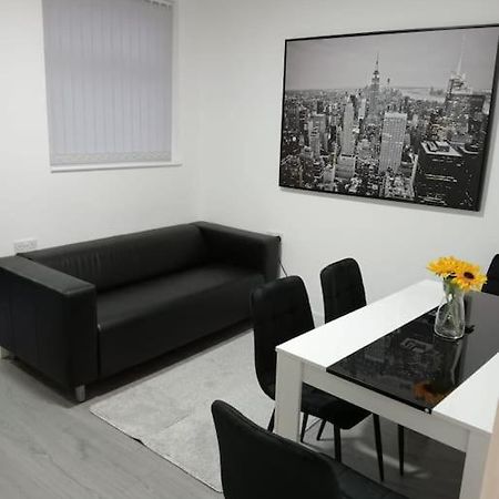 Roovi'S Nest Villa Nottingham Ngoại thất bức ảnh