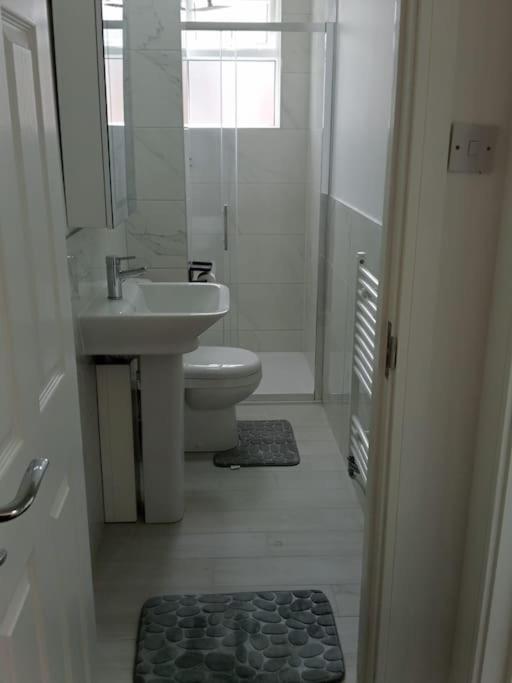 Roovi'S Nest Villa Nottingham Ngoại thất bức ảnh
