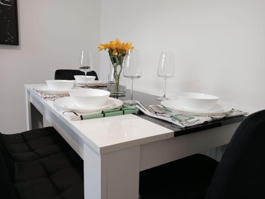 Roovi'S Nest Villa Nottingham Ngoại thất bức ảnh